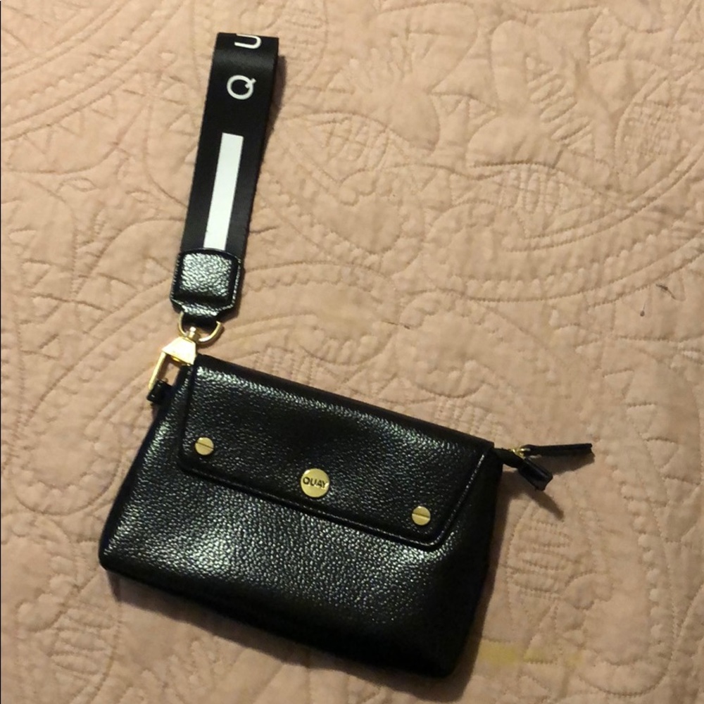Quay Australia clutch